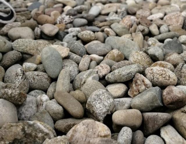 Галька речная пестрая (20-40 мм.)  купить в Нововоронеже от производителя, без посредников