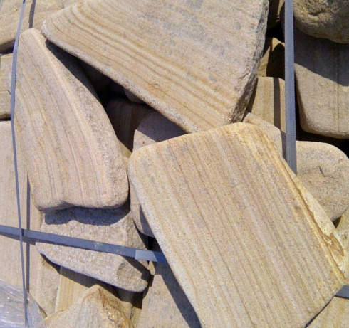 Kamenclub.ru: Песчаник пластушка галтованный желтый с рисунком (3 см)  купить в Нововоронеже плитняк - пластушка желтый песчаник 21000 руб/м3   фото КАМЕНЬ КЛУБ