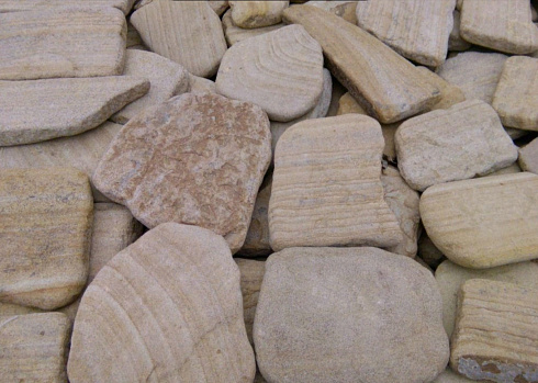 Kamenclub.ru: Песчаник пластушка галтованный желтый с рисунком (3 см)  купить в Нововоронеже плитняк - пластушка желтый песчаник 21000 руб/м3   фото КАМЕНЬ КЛУБ