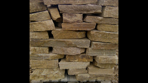 Kamenclub.ru: Песчаник пластушка желтый с рисунком (4-6 см)  купить в Нововоронеже плитняк пластушка желтый с рисунком песчаник 9 000 руб/м3   фото КАМЕНЬ КЛУБ