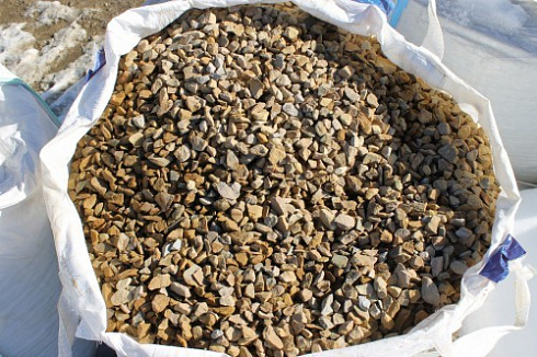 Kamenclub.ru: Щебень крошка желтый (песчаник) фр. 20-40 мм.  купить в Нововоронеже песчаник бежевый рыжий каменная крошка песчаника 9500 руб/т   фото КАМЕНЬ КЛУБ