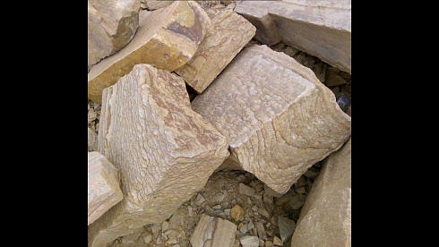 Kamenclub.ru: Песчаник пластушка желтый с рисунком (4-6 см)  купить в Нововоронеже плитняк пластушка желтый с рисунком песчаник 9 000 руб/м3   фото КАМЕНЬ КЛУБ