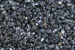 Kamenclub.ru: Щебень крошка черный (мрамор) фр. 3-5 мм.  купить в Нововоронеже мрамор черный белый с прожилками щебень мраморный декоративный колотый 18000 руб/т   фото КАМЕНЬ КЛУБ