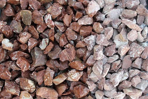 Kamenclub.ru: Мраморная крошка (щебень крошка розовый) фр. 20-40 мм.  купить в Нововоронеже мрамор розовый, красный мраморная крошка декоративная 11000 руб/т   фото КАМЕНЬ КЛУБ