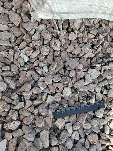 Kamenclub.ru: Мраморная крошка (щебень галтованный розовый) фр.20-40 мм.  купить в Нововоронеже мрамор розовый, красный оголтованный округлый щебень  15000 руб/т   фото КАМЕНЬ КЛУБ