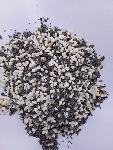 Kamenclub.ru: Мраморная крошка (щебень крошка микс : белый-черный-розовый) фр. 3-5 мм.  купить в Нововоронеже мрамор белый, черный, розовый, разноцветный мраморная каменная крошка декорвтивная 12000 руб/т   фото КАМЕНЬ КЛУБ