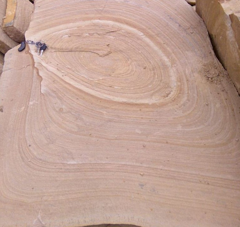 Kamenclub.ru: Форматный камень (плаха) пошаговая дорожка от 70-150 см (4 -12 см)  купить в Нововоронеже плитняк  форматный плаха желтый песчаник 9 000 руб/т   фото КАМЕНЬ КЛУБ