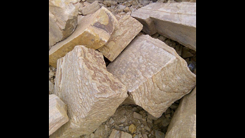 Kamenclub.ru: Песчаник пластушка желтый с рисунком (4-6 см)  купить в Нововоронеже плитняк пластушка желтый с рисунком песчаник 9 000 руб/м3   фото КАМЕНЬ КЛУБ