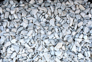 Kamenclub.ru: Мраморная крошка, щебень, цвет-белый, фр. 3-5 мм.  купить в Нововоронеже мрамор белый молочный бежевый мрамор колотый 11500 руб/т   фото КАМЕНЬ КЛУБ