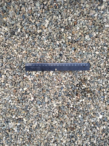 Kamenclub.ru: Галька речная окат (серая) фр.5-10 мм купить  в Нововоронеже галька речная серая, серый, темно-серый, светло-серый, коричневый речная окатанная галька декоративная ландшатфная 5000 руб/т   фото КАМЕНЬ КЛУБ