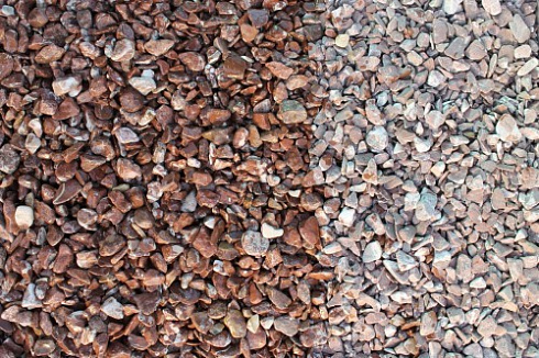 Kamenclub.ru: Мраморная крошка (щебень галтованный розовый) фр.10-20 мм.  купить в Нововоронеже мрамор розовый, красный ландшафтный декоративный окатанный округлый щебень 15000 руб/т   фото КАМЕНЬ КЛУБ