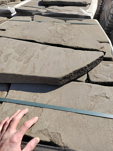 Kamenclub.ru: Песчаник галтованный для облицовки (фр. 2-5 см)  купить в Нововоронеже песчник рыжий желтый серый песчаник окатанный речной 6 000 руб/т   фото КАМЕНЬ КЛУБ