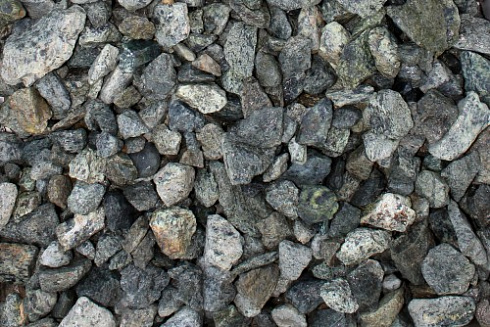 Kamenclub.ru: Щебень крошка зеленый (змеевик) фр. 3-5 мм  купить в Нововоронеже камень змеевик зеленый, салатовый светло-зеленый мраморная каменная декоративная крошка 9000 руб/т   фото КАМЕНЬ КЛУБ