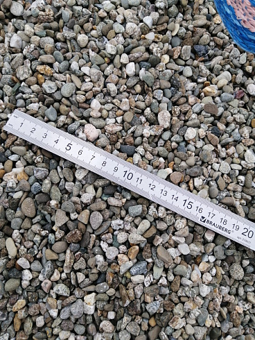 Kamenclub.ru: Галька речная окат (серая) фр.5-10 мм купить  в Нововоронеже галька речная серая, серый, темно-серый, светло-серый, коричневый речная окатанная галька декоративная ландшатфная 5000 руб/т   фото КАМЕНЬ КЛУБ