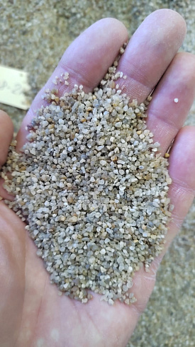 Кварцевый песок для площадок фр. 0,8 - 2 мм.  купить в Нововоронеже фото Камень Клуб