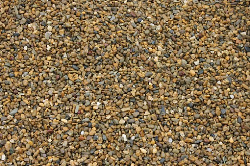 Kamenclub.ru: Галька окат (серо-желтая) фр.5-10 мм. купить  в Нововоронеже галька речная рыжий, желтый, рыжий, серо-желтый речная окатанная галька декоративная 5000 руб/т   фото КАМЕНЬ КЛУБ