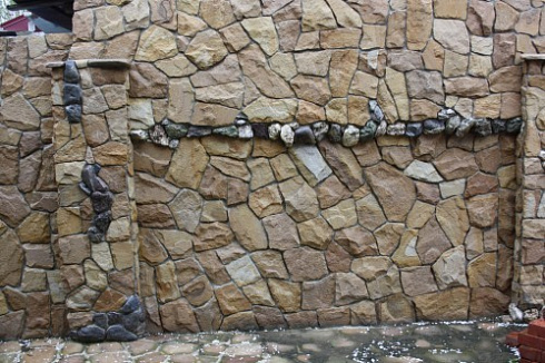 Kamenclub.ru: Песчаник колотый для облицовки (фр. 2-3 см)  купить в Нововоронеже песчаник бежевый серый рыжий песчаник строительный 5000 руб/т   фото КАМЕНЬ КЛУБ