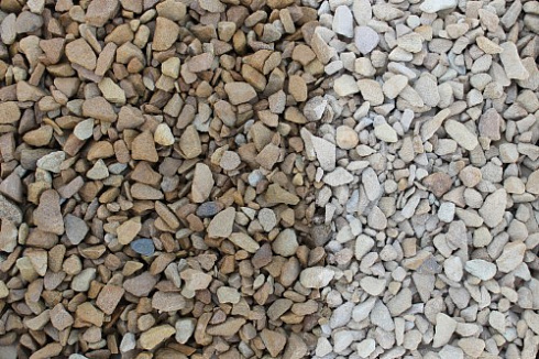 Kamenclub.ru: Щебень крошка желтый (песчаник) фр. 10-20 мм.  купить в Нововоронеже песчаник бежевый, серый, рыжий декоративный ландшафтный щебень колотый 9500 руб/т   фото КАМЕНЬ КЛУБ