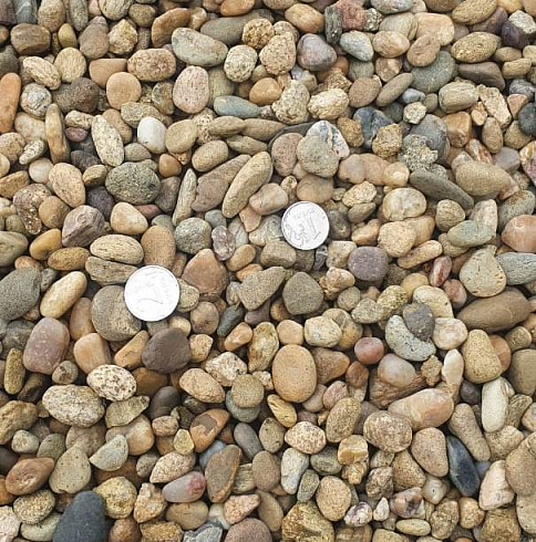 Kamenclub.ru: Галька окат (серо-желтая) фр.10-20 мм. купить  в Нововоронеже галька серо-желтая, рыжая, серый речная окатанная округлая галька 5000 руб/т   фото КАМЕНЬ КЛУБ