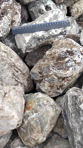Kamenclub.ru: Кварцевый валунчик фр.100-300 мм.  купить в Нововоронеже кварц белый, бежевый молочный рыжий крупный природный камень галечник 7850 руб/т   фото КАМЕНЬ КЛУБ