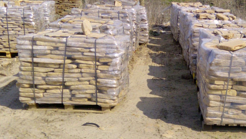 Kamenclub.ru: Песчаник пластушка галтованный желтый с рисунком (3 см)  купить в Нововоронеже плитняк - пластушка желтый песчаник 21000 руб/м3   фото КАМЕНЬ КЛУБ