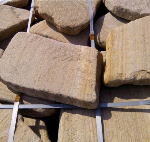 Kamenclub.ru: Песчаник пластушка галтованный желтый с рисунком (3 см)  купить в Нововоронеже плитняк - пластушка желтый песчаник 21000 руб/м3   фото КАМЕНЬ КЛУБ