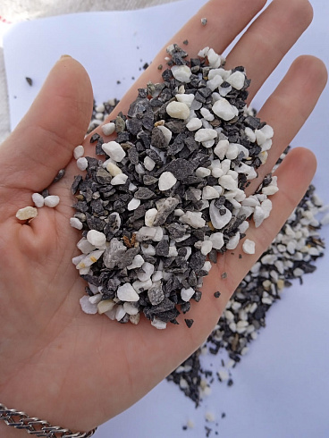 Kamenclub.ru: Мраморная крошка (щебень крошка микс: белый-зеленый-розовый) фр. 5-10 мм  купить в Нововоронеже мрамор белый, зеленый, розовый, разноцветный, молочный декоративная ландшафтная мраморная крошка 9500 руб/т   фото КАМЕНЬ КЛУБ