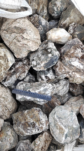 Kamenclub.ru: Кварцевый валунчик фр.100-300 мм.  купить в Нововоронеже кварц белый, бежевый молочный рыжий крупный природный камень галечник 7850 руб/т   фото КАМЕНЬ КЛУБ