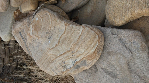 Kamenclub.ru: Песчаник пластушка галтованный желтый с рисунком (3 см)  купить в Нововоронеже плитняк - пластушка желтый песчаник 21000 руб/м3   фото КАМЕНЬ КЛУБ