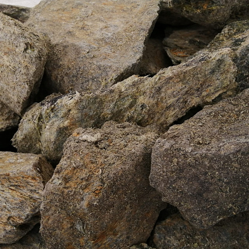 фото Змеевик салатовый  (фр. 70-100 мм)  купить в Нововоронеже в интернет-портале КАМЕНЬ КЛУБ