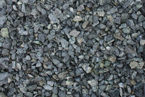 Kamenclub.ru: Щебень крошка зеленый (змеевик) фр. 3-5 мм  купить в Нововоронеже камень змеевик зеленый, салатовый светло-зеленый мраморная каменная декоративная крошка 9000 руб/т   фото КАМЕНЬ КЛУБ