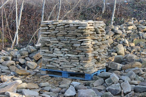 Kamenclub.ru: Песчаник колотый для облицовки (фр. 2-3 см)  купить в Нововоронеже песчаник бежевый серый рыжий песчаник строительный 5000 руб/т   фото КАМЕНЬ КЛУБ