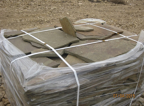 Kamenclub.ru: Песчаник пластушка серо-зеленый (3,0 см)  купить в Нововоронеже песчаник серо-зеленый, серый, зеленый песчаник пластушка колотый рваный ландшафтный 10200 руб/м3   фото КАМЕНЬ КЛУБ