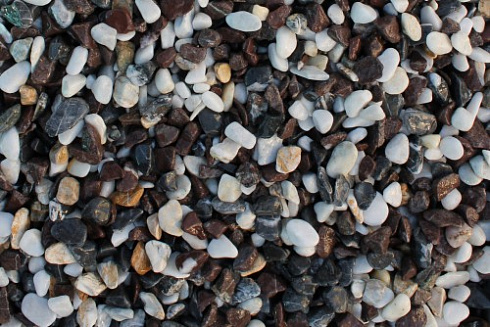 Kamenclub.ru: Мраморная крошка (щебень крошка микс : белый-черный-розовый) фр. 5-10 мм.  купить в Нововоронеже мрамор белый, черный, розовый, разноцветный микс декоративная мраморная каменная крошка 12000 руб/т   фото КАМЕНЬ КЛУБ