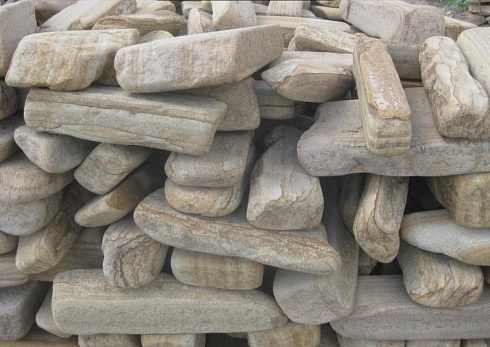 Kamenclub.ru: Песчаник пластушка галтованный желтый с рисунком (3 см)  купить в Нововоронеже плитняк - пластушка желтый песчаник 21000 руб/м3   фото КАМЕНЬ КЛУБ