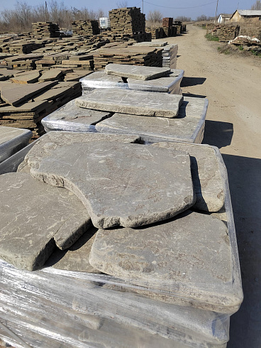 Kamenclub.ru: Песчаник галтованный для облицовки (фр. 2-5 см)  купить в Нововоронеже песчник рыжий желтый серый песчаник окатанный речной 6 000 руб/т   фото КАМЕНЬ КЛУБ