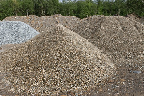 Kamenclub.ru: Галька окат (серо-желтая) фр.10-20 мм. купить  в Нововоронеже галька серо-желтая, рыжая, серый речная окатанная округлая галька 5000 руб/т   фото КАМЕНЬ КЛУБ