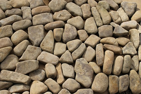 Kamenclub.ru: Песчаник брусчатка  купить в Нововоронеже    5 500 руб/т   фото КАМЕНЬ КЛУБ