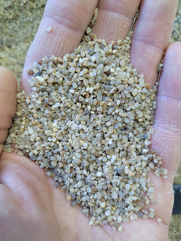 Кварцевый песок для водоподготовки фр. 1,6-3 мм.  купить в Нововоронеже фото Камень Клуб