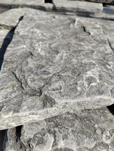 Kamenclub.ru: Песчаник галтованный для облицовки (фр. 2-5 см)  купить в Нововоронеже песчник рыжий желтый серый песчаник окатанный речной 6 000 руб/т   фото КАМЕНЬ КЛУБ